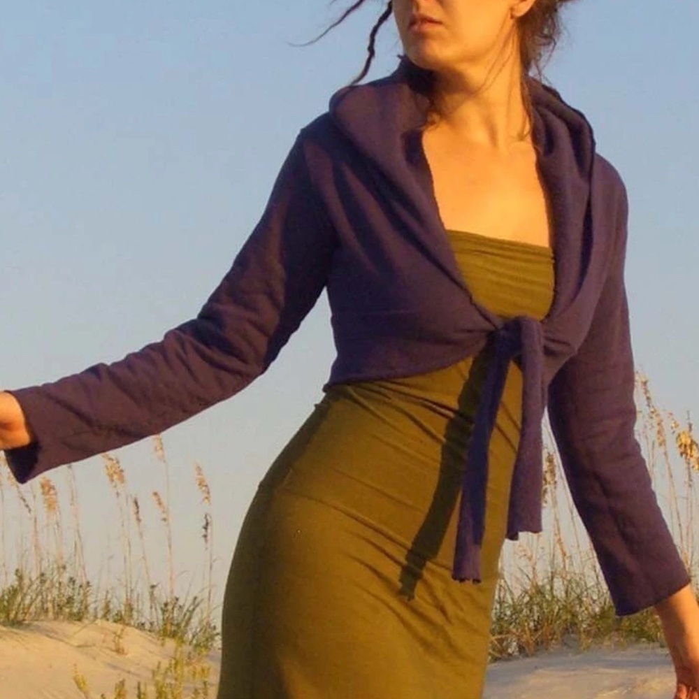 Organic Hemp/Cotton Seaside Shrug in Black